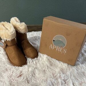 Après by Lamo Kids' Brown Fur-Lined Boots